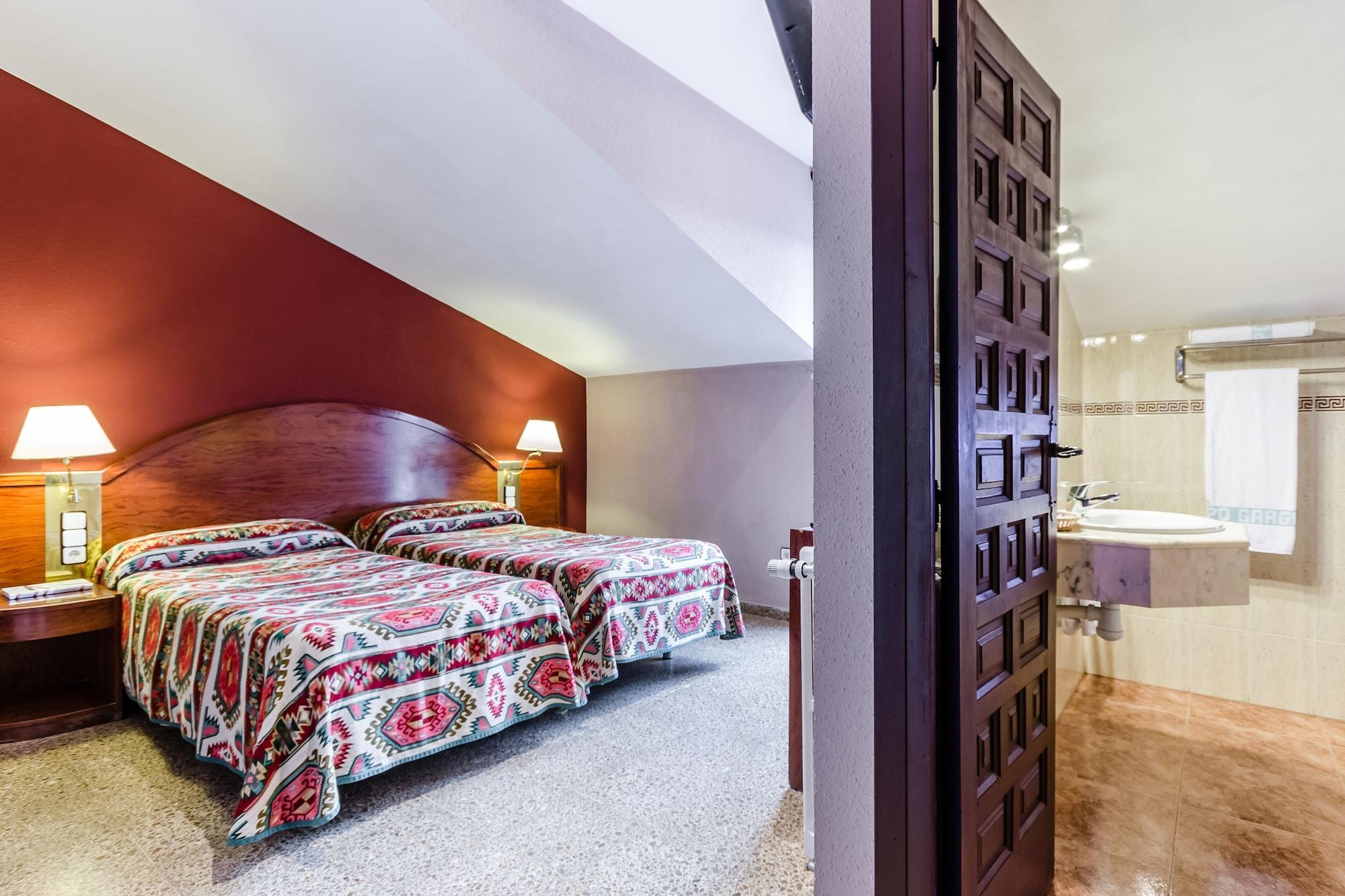 Mora Hotel 3*